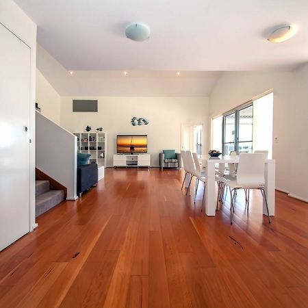 Mantra Aqua, Penthouse 83/1A Tomaree Street Apartment Nelson Bay Exterior photo